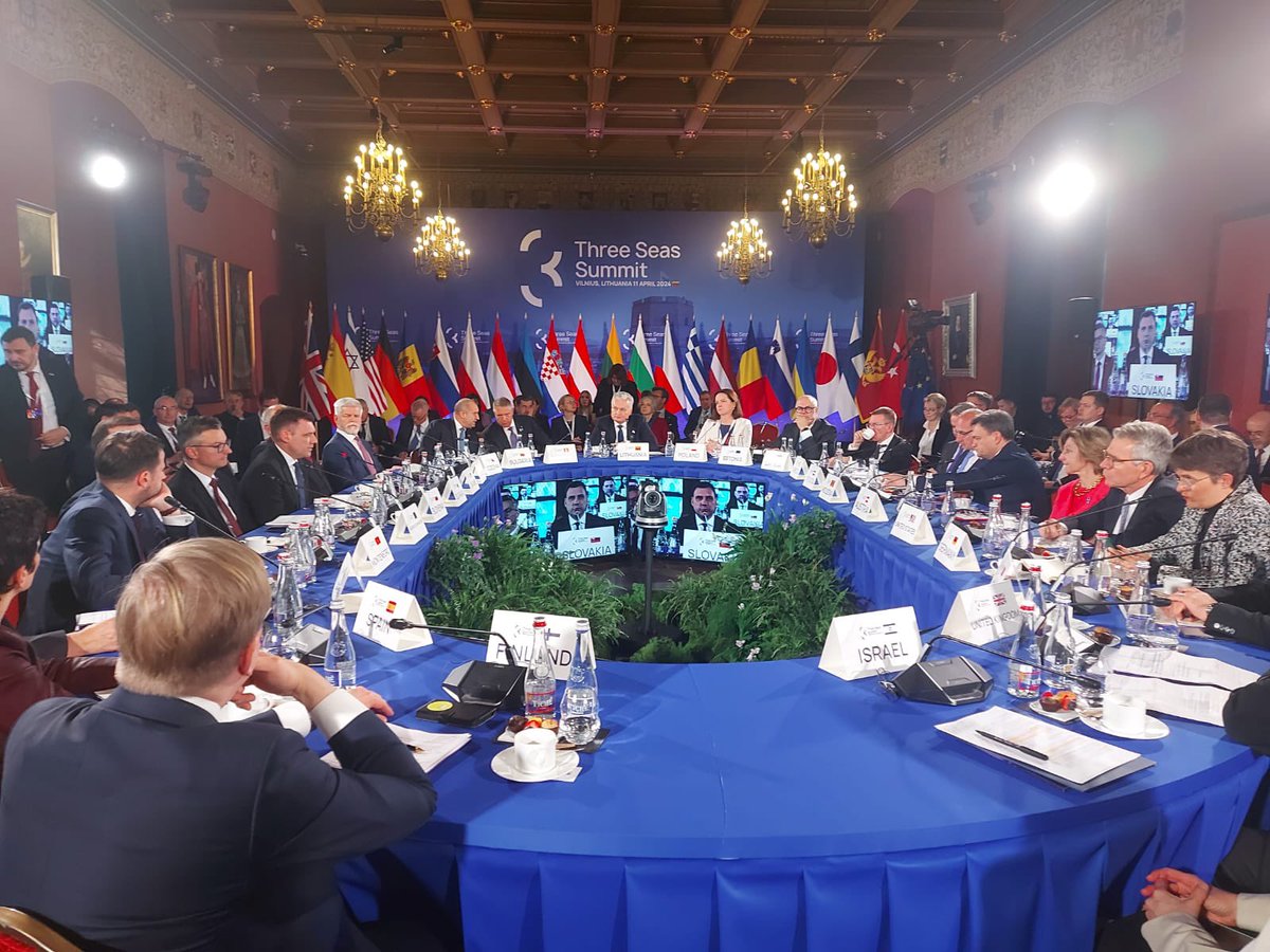 Anna Radwan tweet media