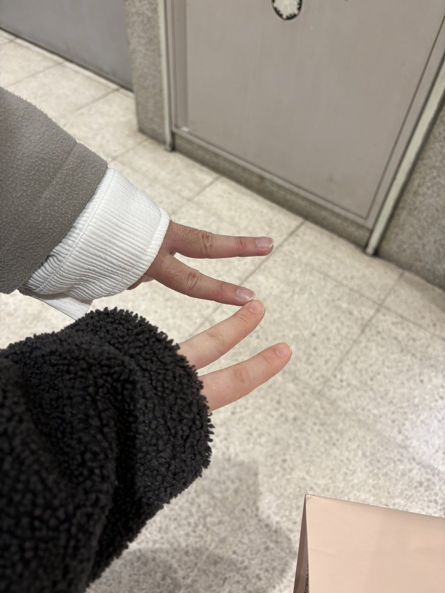 toyn_2057's tweet photo. もう付き合って8年目になったらしい
8年目……!? お互い驚いておりますがこれからも仲良くいたいです🐼🐿 https://t.co/Dg42JdyHD3