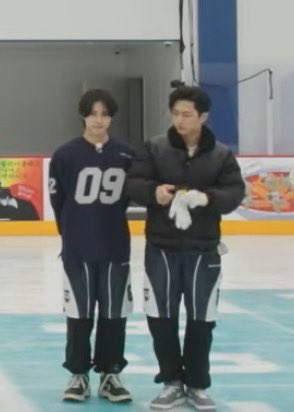 이 바보둘이 뭐임