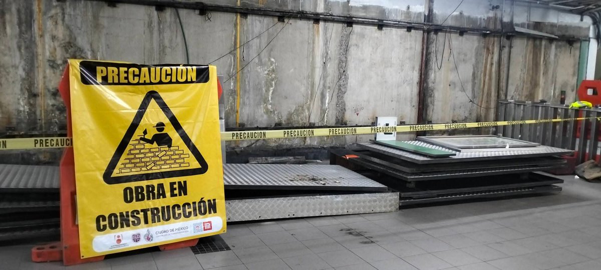 AquiAndamosCDMX's tweet photo. Comienza la remodelación estética de la estación Bellas Artes de la línea 8 del Metro de la CDMX a poco tiempo de que inicie el mundial de México, EUA y Canadá https://t.co/okdedAbP5O