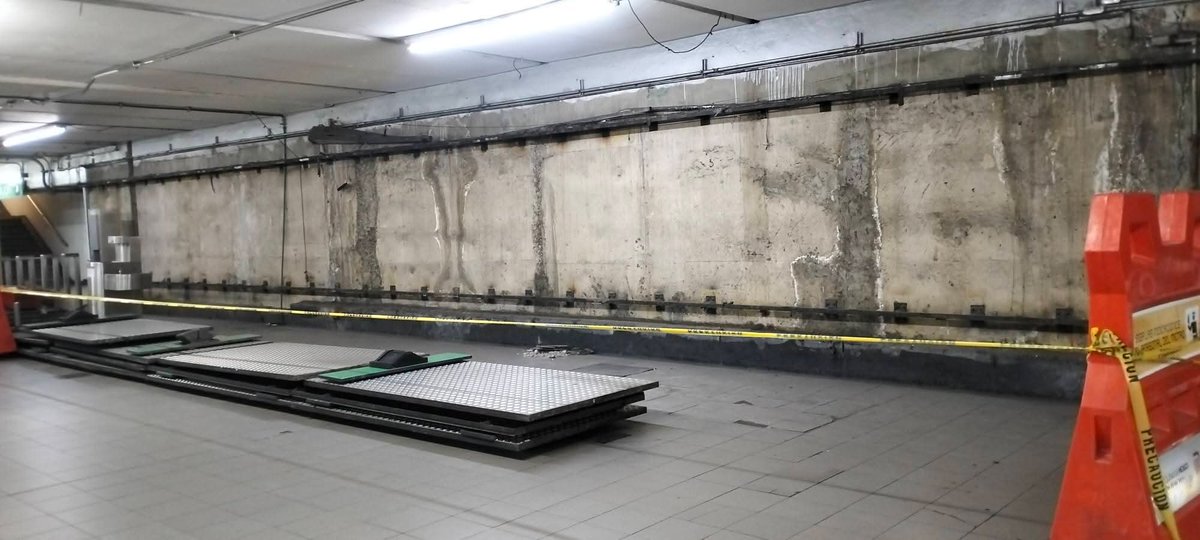 AquiAndamosCDMX's tweet photo. Comienza la remodelación estética de la estación Bellas Artes de la línea 8 del Metro de la CDMX a poco tiempo de que inicie el mundial de México, EUA y Canadá https://t.co/okdedAbP5O