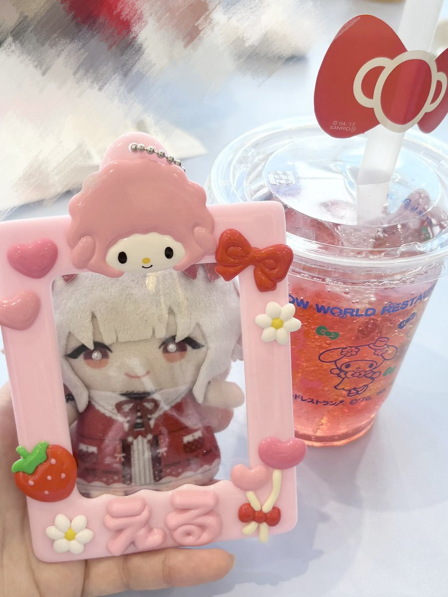 n____nshi's tweet photo. ピューロでカードケース作ったよ〜😻
ぱぺ覗かせるのもかわいい🎀♡
 #えるえるあのね https://t.co/4WicJ3Cc8X