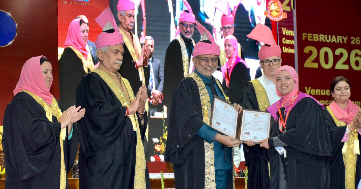 dar_Zubair_07's tweet photo. At the 21st Convocation of the University of Kashmir, Hon’ble LG @manojsinha_ highlighted how education represents generational transformation and fulfilled aspirations. With the gracious presence of Hon’ble Vice President Sh. C.P. Radhakrishnan. #Covocation #UniversityofKashmir https://t.co/B2DSGFfJKb