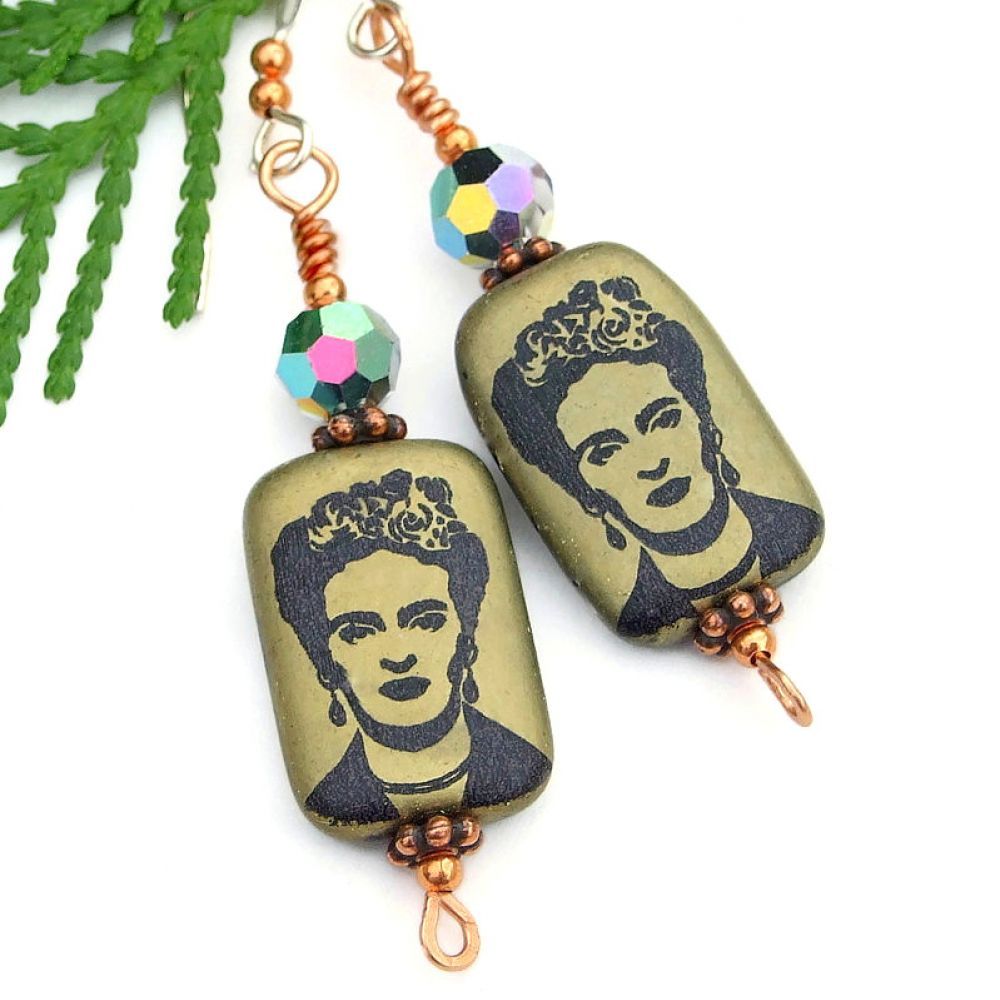 ShadowDogDesign's tweet image. Unique Black &amp;amp; Gold Laser Etched #Frida #Kahlo #Earrings w/ Color Shifting Crystals!  via @ShadowDogDesign #ShopSmall #Handmade #FridaKahlo #FridaEarrings      bit.ly/FridaSDD