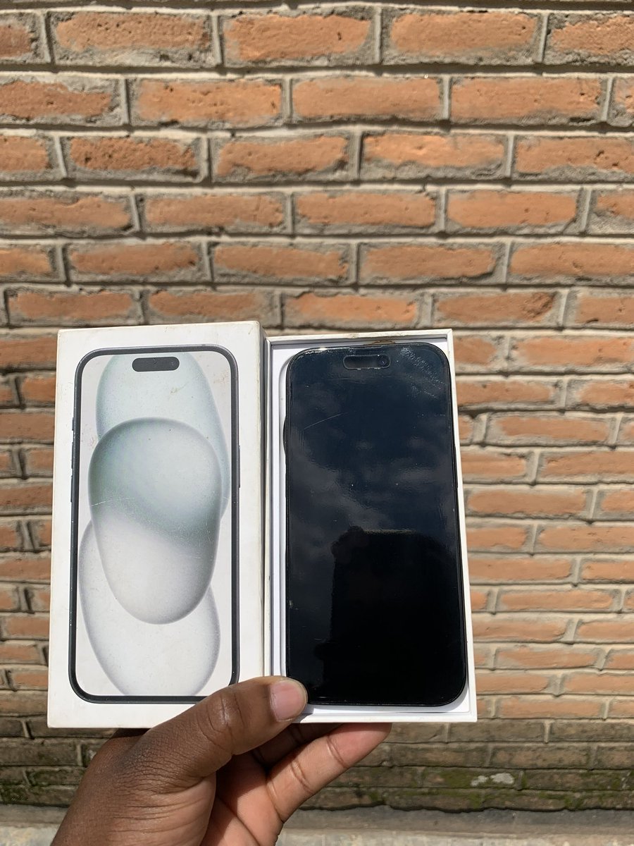 Sjepaboi's tweet photo. IPhone 15 for sale 
128 gb 
100% bh 
Blantyre
2.1M 
First use November 2025 

Please retweet 🙏 https://t.co/brph4U7qdh
