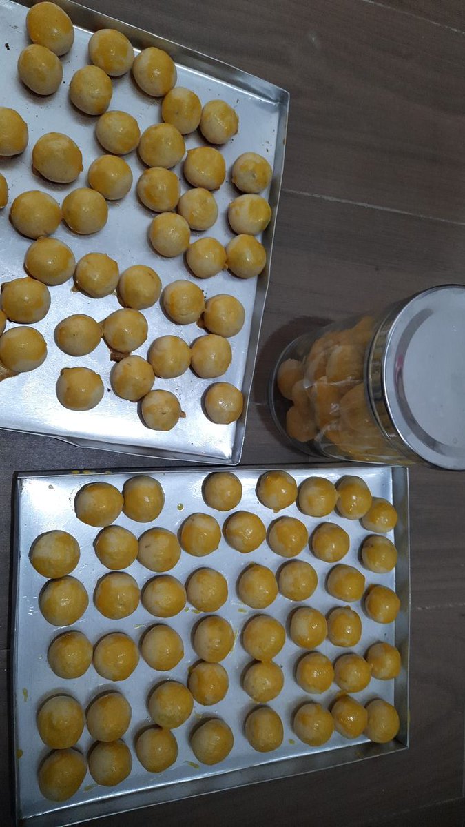 qrivasiii's tweet photo. Kalian tim yang mana 

Beli kue lebaran  /          bikin sendiri
 Yang udah Jadi https://t.co/R4zZ1eaEVs