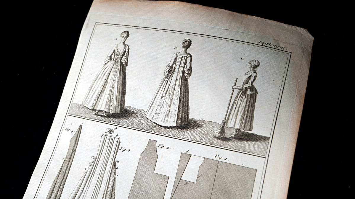 18世紀に僅か4000部ほど刷られたフランスの「百科全書」 私の手元に