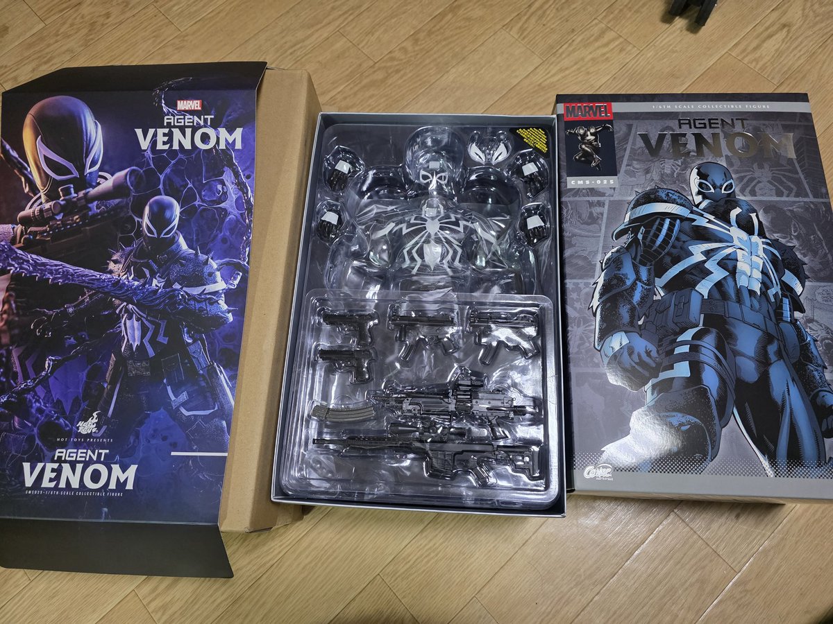 初のマスターピース！！
めっちゃ格好いい！！
武器含めディテールが凄まじい！！
そしてデカイ！！
#エージェントヴェノム 
#ホットトイズ