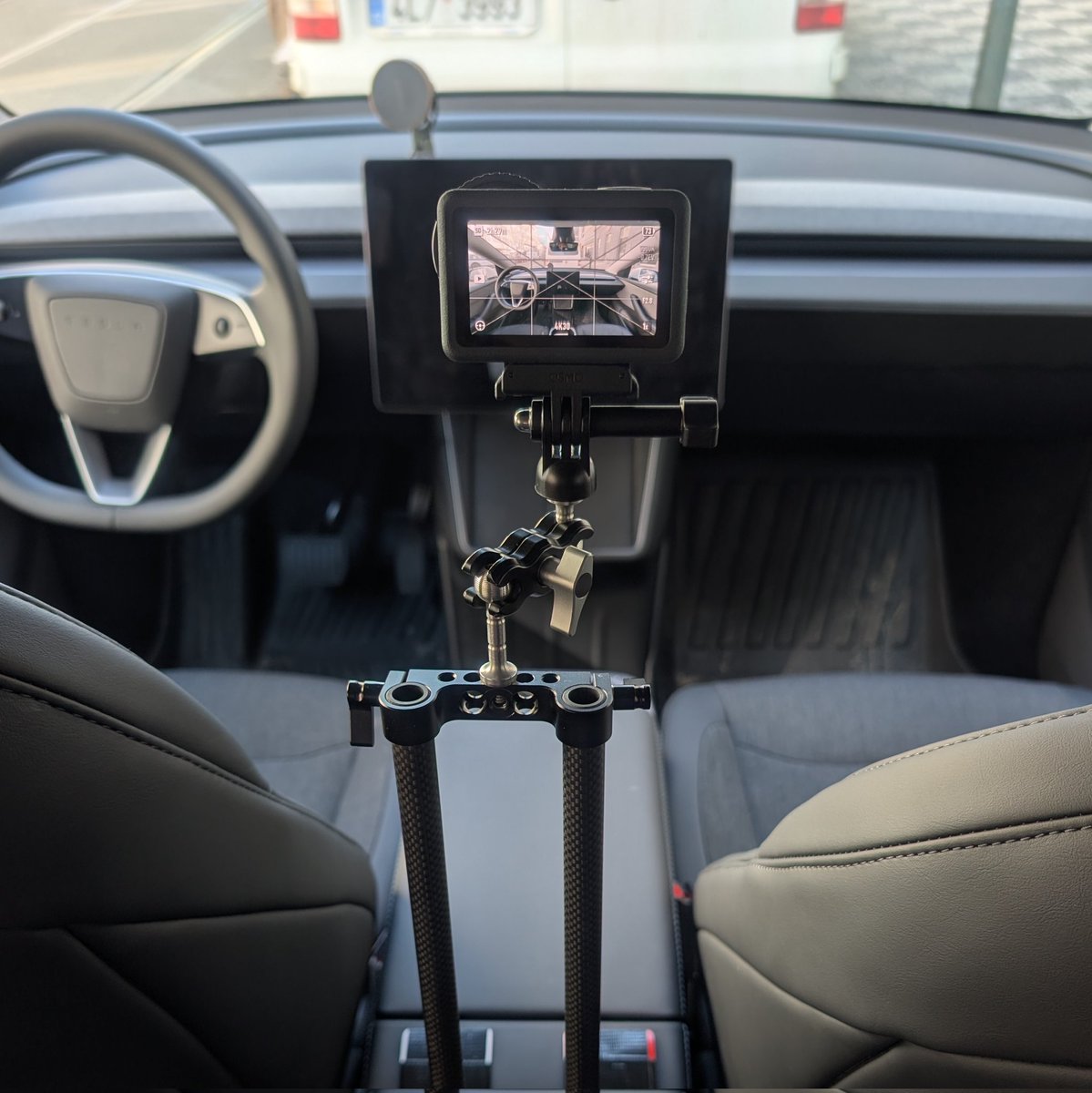 robot*irl tweet media