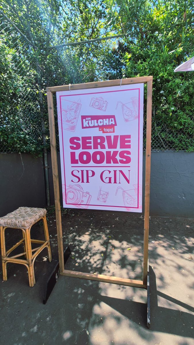 Rorisangmasina_'s tweet photo. We back outside ๐ฎโ๐จ๐ฅ, the vibes today? Immaculate. The Gin Kulcha experience ๐ฅน plus the cocktail experience ๐ฏ
@TOPSatSPAR
#TopsTurnUpEpic
#TOPSatSPAR https://t.co/C2llrW3XMS