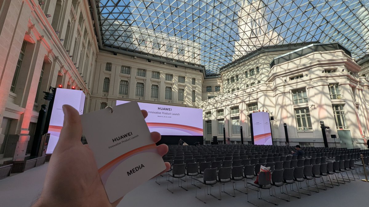 mybroadband's tweet photo. Great to be at the Huawei Innovative Product Launch at the stunning Galería de Cristal in Madrid, Spain.
#NowIsYourRun #HuaweiLaunch #HUAWEIWATCHGTRunner2 #HUAWEIMate80Pro #SeeItTrue #HUAWEIWATCHUltimate2 #HUAWEIFreeBudsPro5 #HUAWEIBAND #AllinMini #MatePadMini #MiniMoment