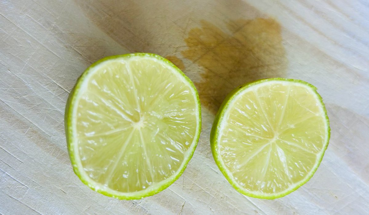 It’s that hour of the morning when I find myself in the kitchen, pressing a lime. A trader’s ritual—one I highly recommend.