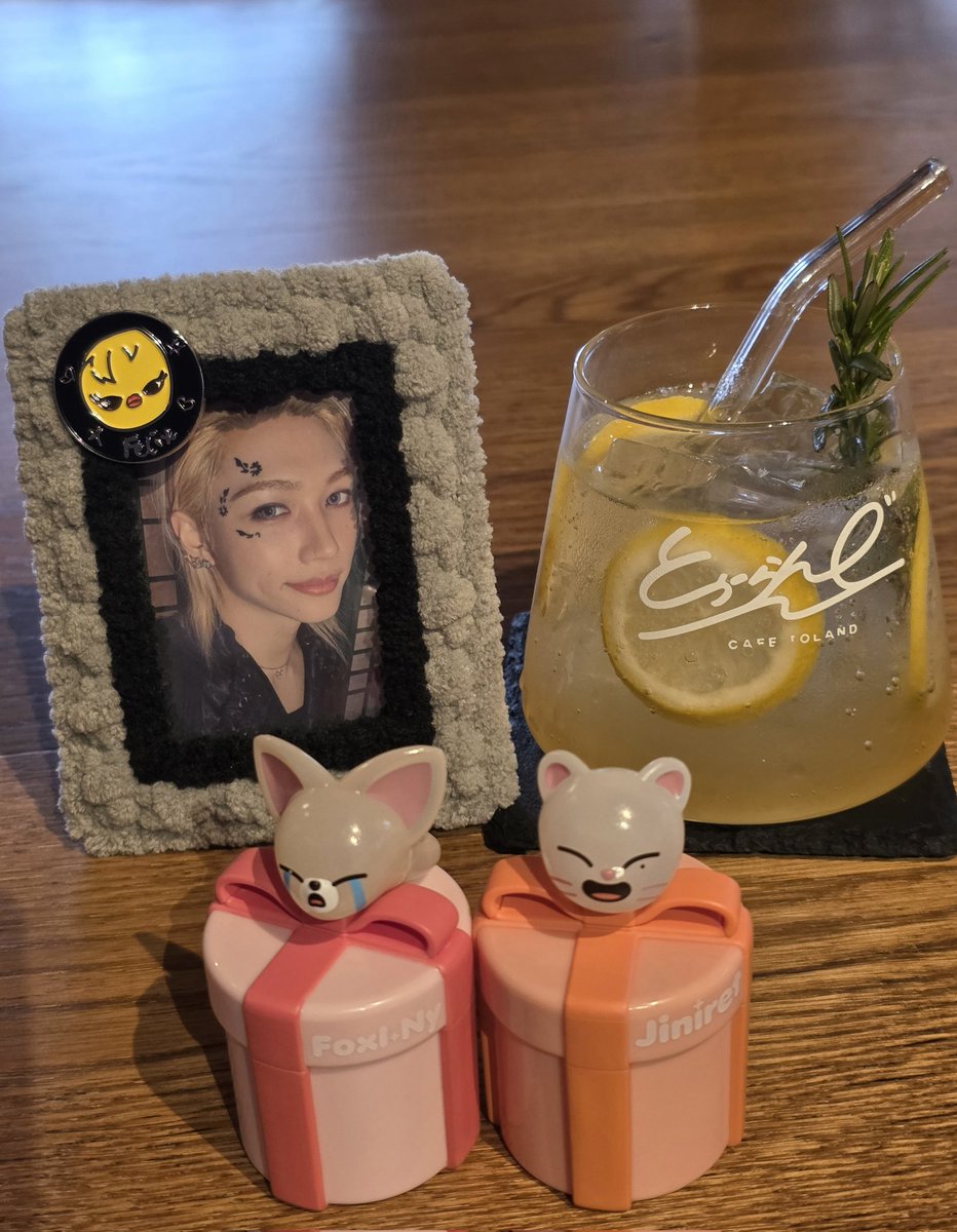 シノ💙💛 tweet media