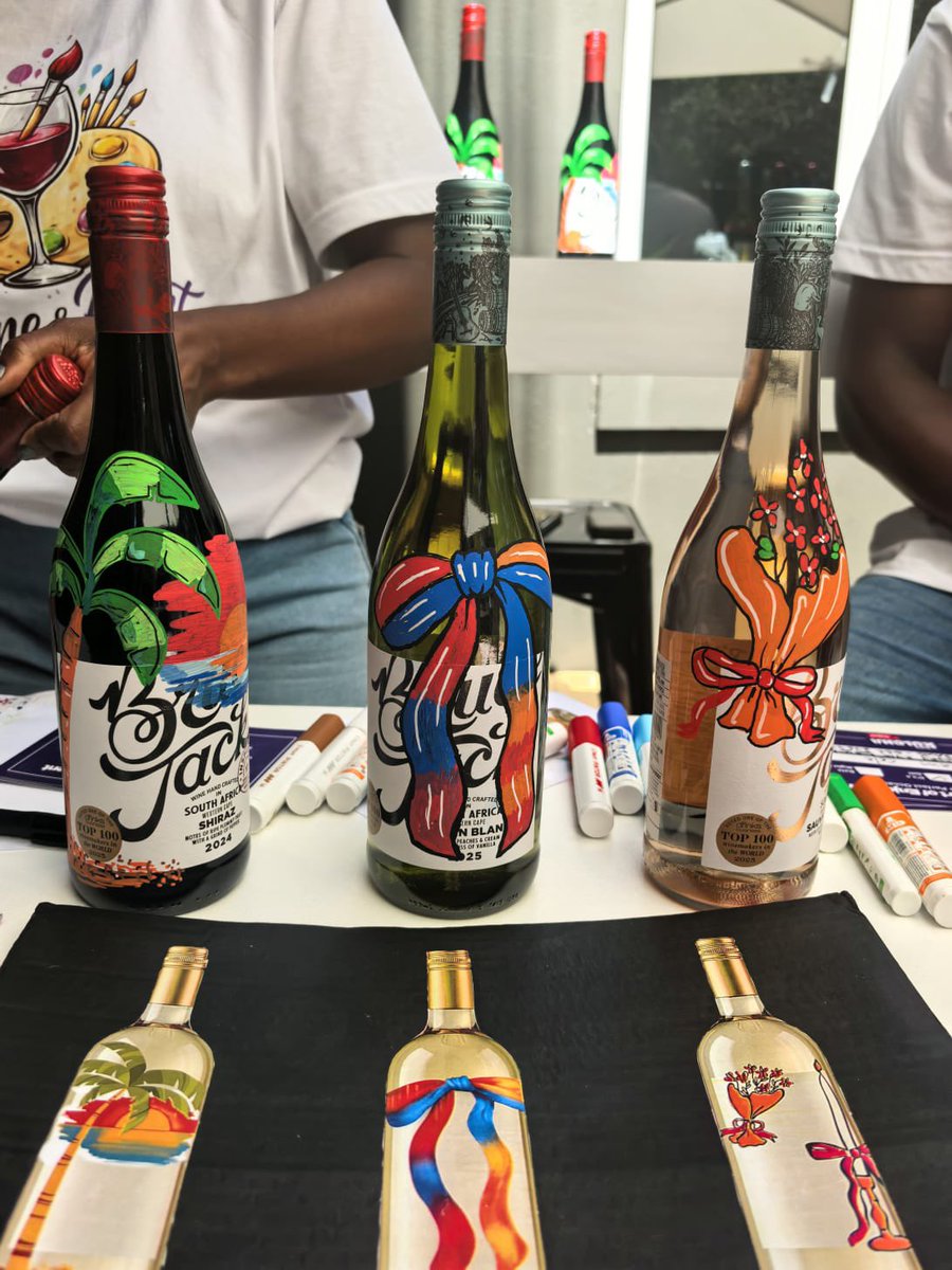 rivo_iris's tweet photo. @TOPSatSPAR said โhold my glassโ let me show yaโll what is a good time๐๐๐พ from Gin Kulcha, to Whiskey Kulcha experiences I am yet to see such beauty๐๐พ๐๐ #TopsTurnUpEpic
#TOPSatSPAR https://t.co/iF6DwJ6HNN