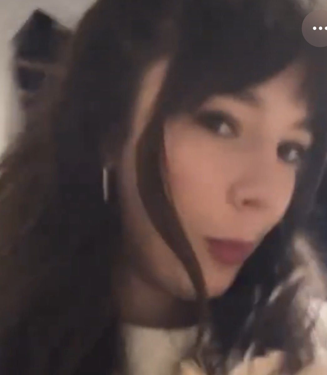 Zuzugokcen's tweet image. Eskiden olsa bunu paylaşırdım ama artık paylaşmak gelmiyor içimden. 😅😜
#MinaDemirtaş #MertYazıcıoğlu