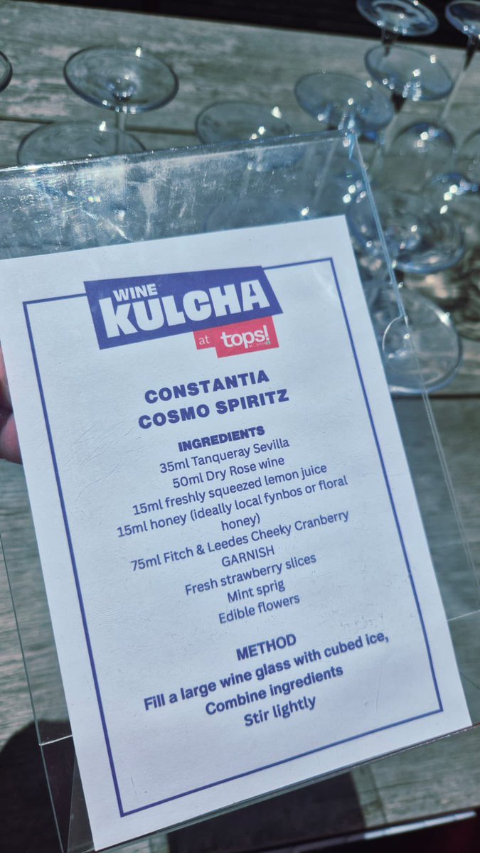 PeloMoremi's tweet photo. the wine kulcha was the best one yet ๐
! learned the hard way that the more glasses you drink - the more your painting skills are lowered ๐คฃ. the Beau Jack bottles were such a chefs kiss ๐ซฐ๐ฝ
#TopsTurnUpEpic
#TOPSatSPAR https://t.co/1mjIzDRcP4