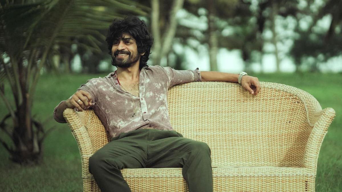 GOcineverse's tweet photo. Arjun Das teams up with Ranjith Jeyakodi for a family rom-com; pre-production underway, shoot to begin soon.

#ArjunDas #RanjithJeyakodi https://t.co/pN4kwZl8cw