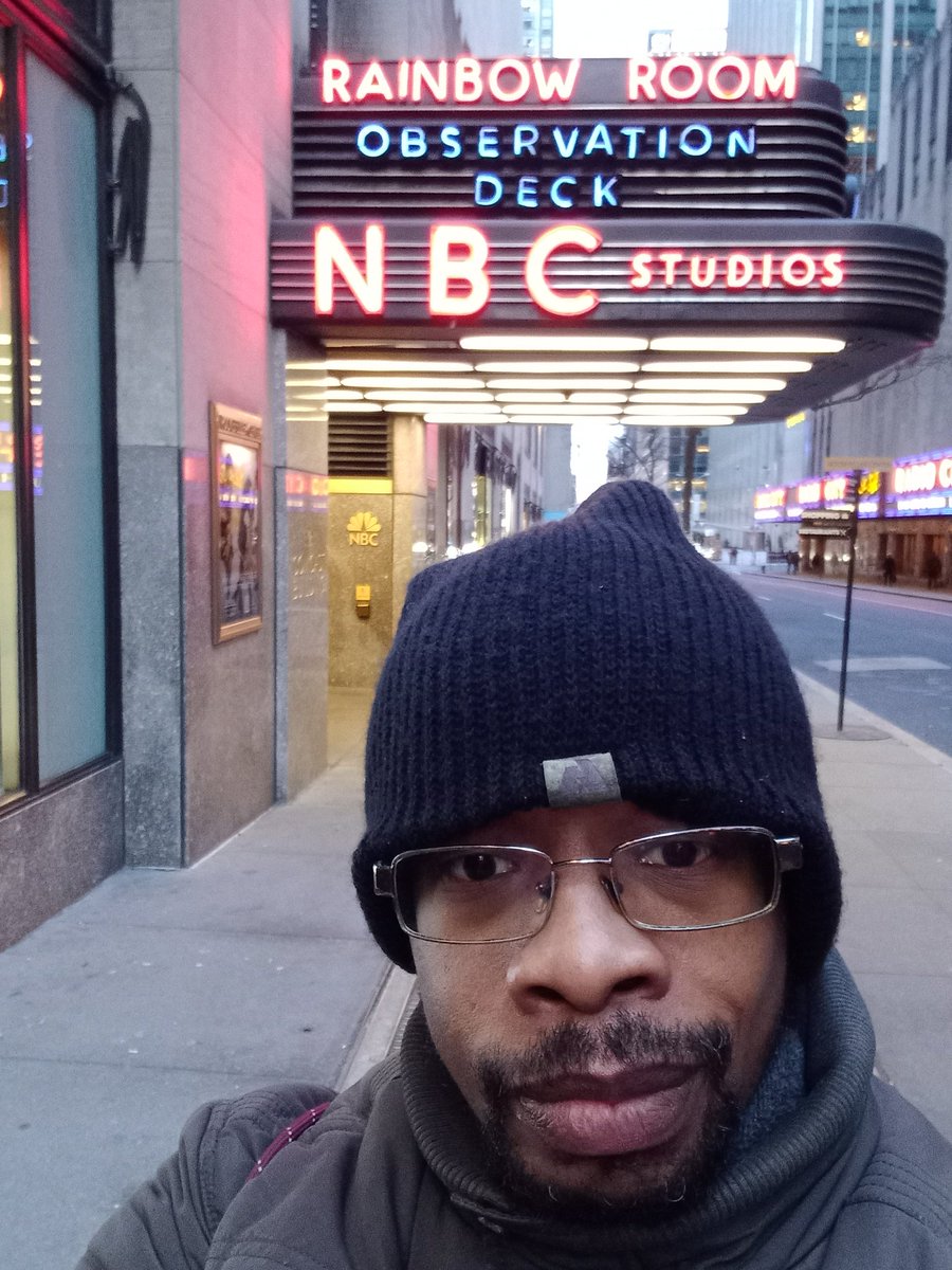 LeonGaines16's tweet photo. The #BigDog at #NBCStudios #SNL https://t.co/aPwuZBpvds
