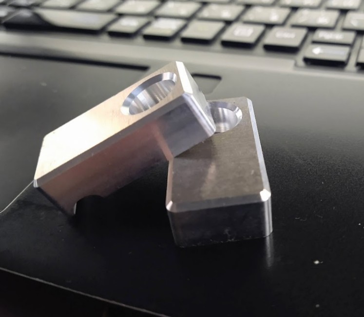 labo_jim's tweet image. 廃盤の「ナンバープレートアクセント」を発掘🛠️　今見てもこの感じは悪くないかと思うんですよね。これ 再販希望の人いますか？
ま 値段にもよりますよね。

#JA11 #ジムニー #JimLabo