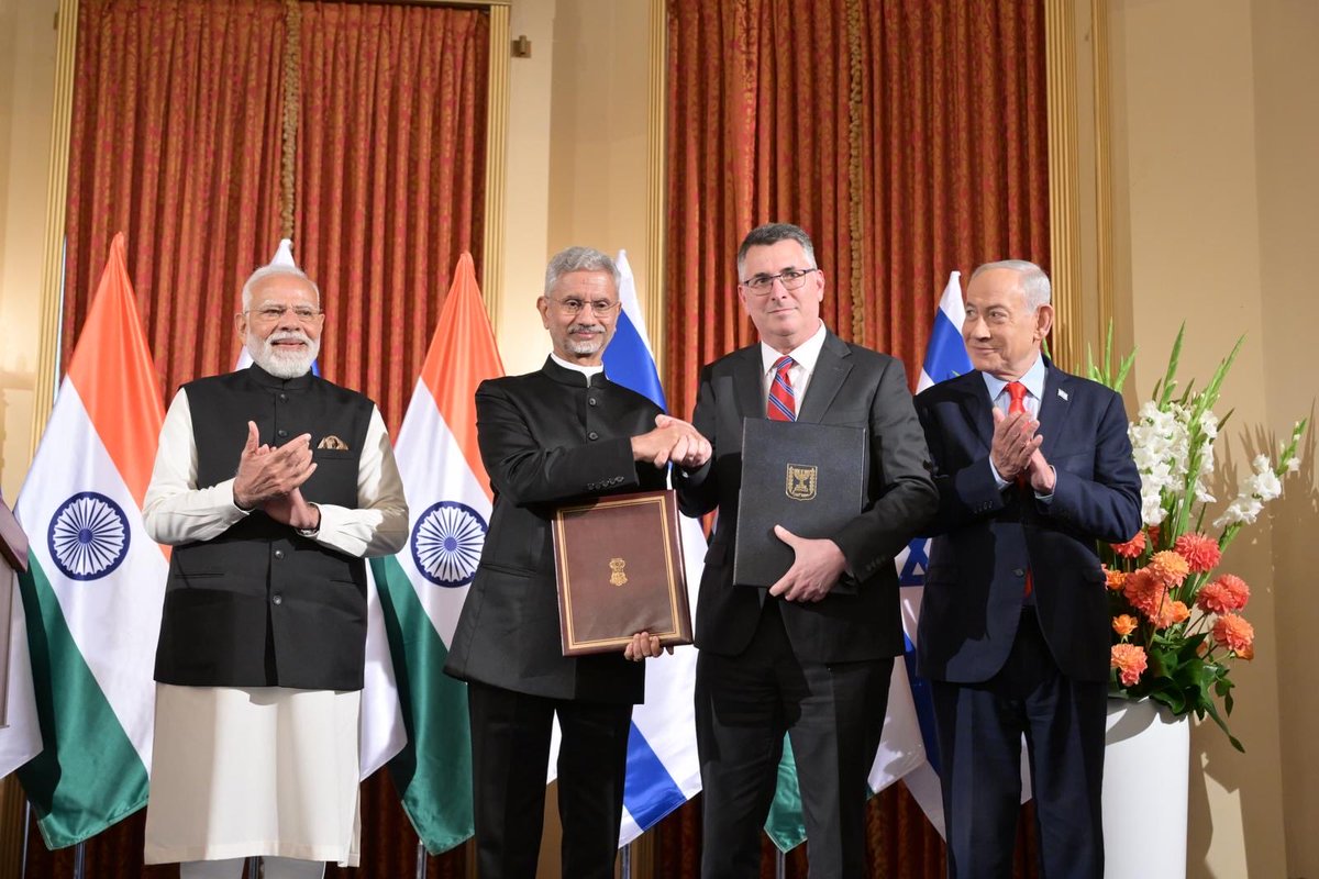 We're continuing with the strengthening of our relations with the Indian superpower.
We just signed 16 agreements between our countries across a wide range of fields.
I thank my friend, India’s External Affairs Minister <a href="/DrSJaishankar/">Dr. S. Jaishankar</a>, for his partnership, and I commend Prime