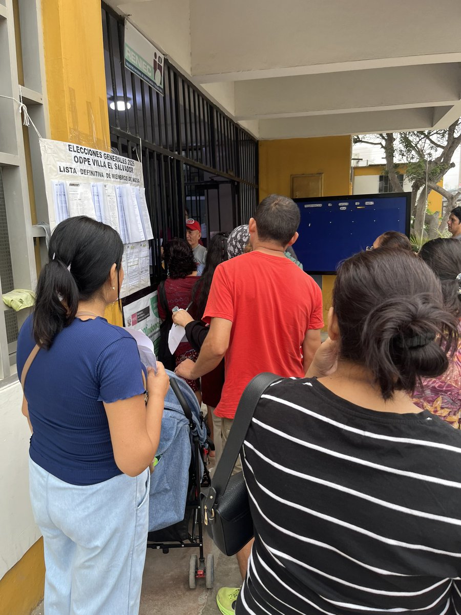 3 horas debemos esperar que a las 9 am. Atiendes para citas de ecografías y Radiografías  Hospital Juan Pablo Villa El Salvador    .! Es to es por décadas años y ningún gobierno a dado solución que tarea hay <a href="/Minsa_Peru/">Ministerio de Salud</a> <a href="/KeikoFujimori/">Keiko Fujimori</a>  <a href="/jwilliamszapata/">José Williams Zapata</a> por tendríamos que esperar?