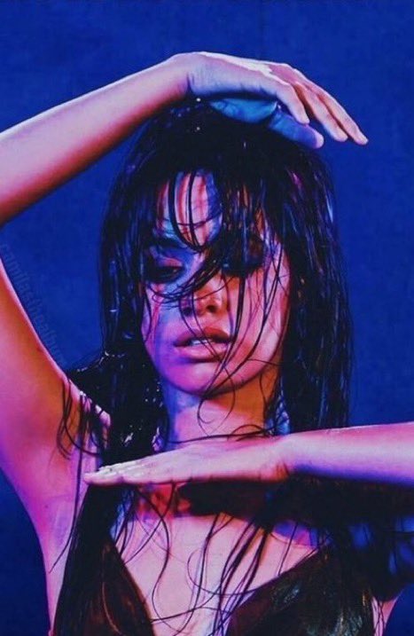 cabellocentral's tweet photo. 🚨| Camila Cabello’s ‘Never Be The Same’ plays in season 4 episode 8 of Bridgerton 🛁👀 https://t.co/vyhidStCLK