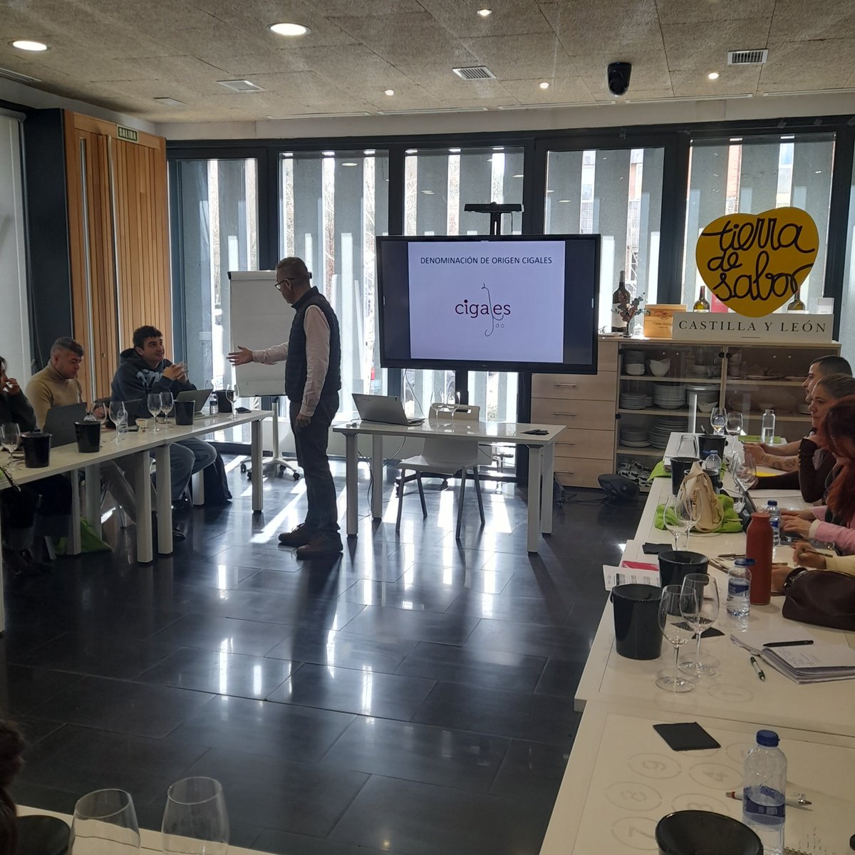 D.O. Cigales tweet media