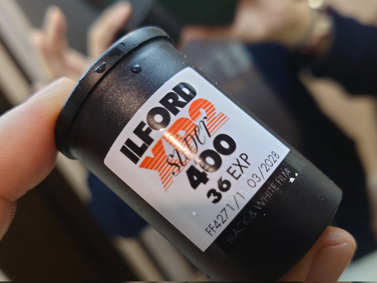 こないだこちらで教えて頂いたC41用のモノクロフィルム、SPDで現像して