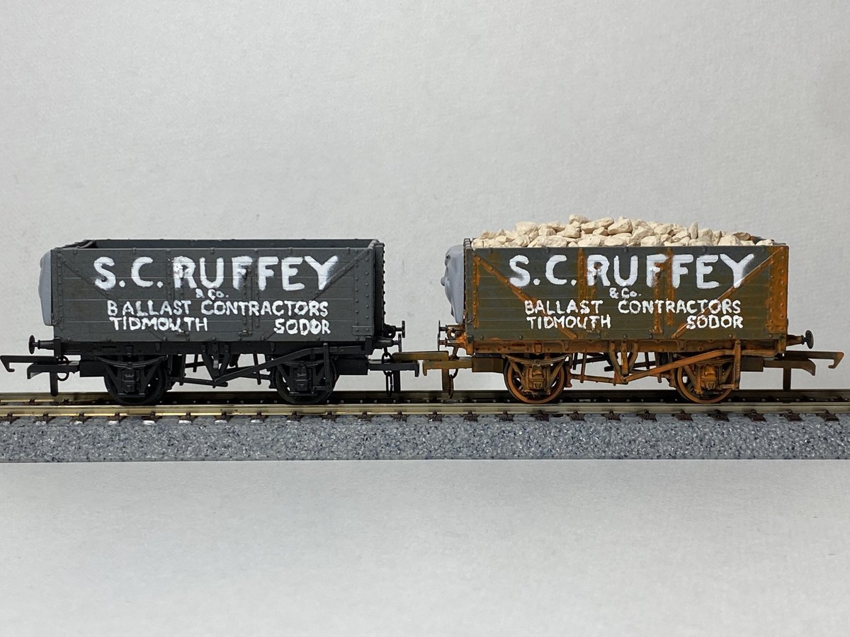 HO/OO S.C.Ruffey!! 破壊前と組み立て後の2種類を制作しました。 種車