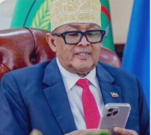 AnalystSomalia's tweet photo. What “unstoppable” “momentum”?

The so-called ‘recognition’ started and ended with a single WhatsApp call by a man whom his country’s judiciary wants to incarcerate.

In the meantime, all 190+ member states of the United Nations, all 54 African states, all sub-regional entities — be it IGAD or the East African Community — the entire Arab world and 50-plus Muslim countries, India, and all EU countries oppose the dismemberment of Somalia.

And the actual His Majesty’s policymakers have already spoken — unequivocally, I may add.