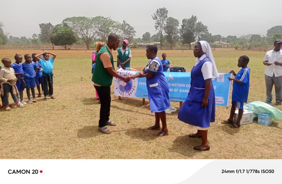 jps_bda's tweet photo. #PeaceEducation moments @St Peter's Nursery &amp; Primary School,Bambui! Class 5 &amp; 6 pupils competed in the Quiz,Thread game &amp; Sack race -huge shoutout to Class 6 for sweeping the wins!Impressive grasp of human rights &amp; justice by the pupils.Prizes given &amp; didactic materials donated! https://t.co/M1m6ErZ7wZ