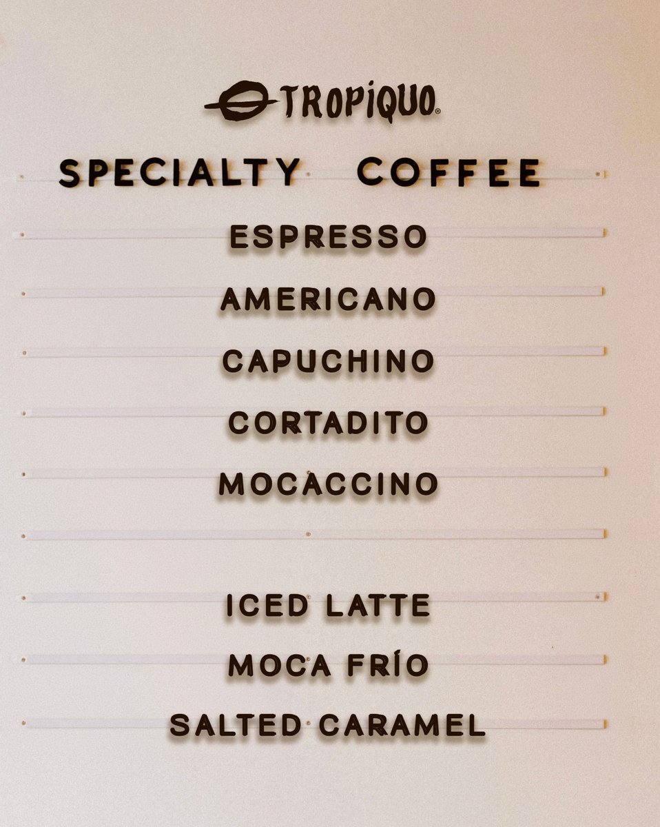 Nuestro Coffee Bar te ofrece bebidas de café calientes y frías ilimitadas:
Espresso
Cortadito
Americano
Capuccino
Mocaccino

Latte Frío
Salted Caramel
Moca Frío
Chocolate frío

Preparados con leches entera y descremada por un barista profesional 

Contacto: 0997594830