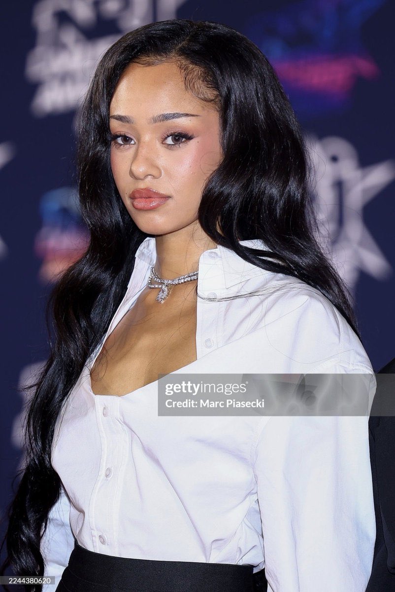 NewsKatseye's tweet image. Popular YouTuber Zach Campbell in new video ‘The Black Girl in the Group KATSEYE Drama Explained’ 

“I saw a lot of fans saying remember the show, she was always like this and she always misses rehearsals … BUT the other girls had times as well that they was taking breaks and