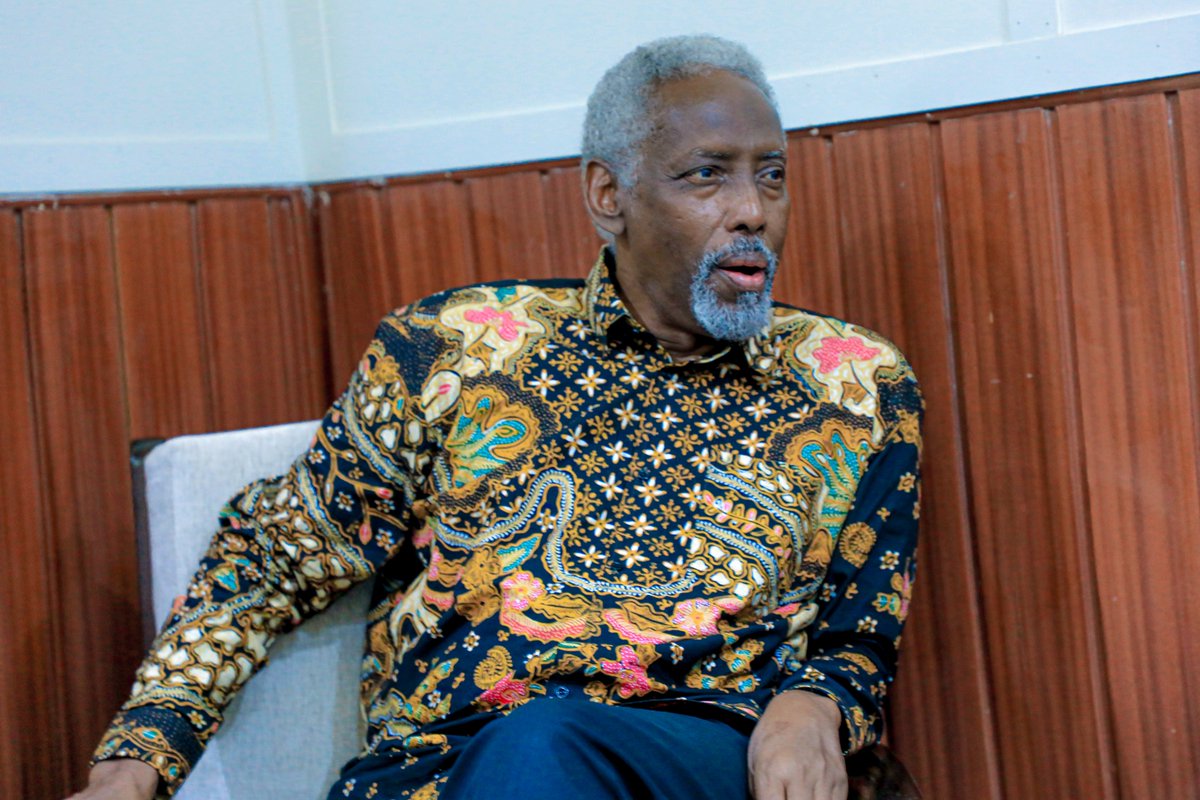 DrahmednurAbdi's tweet photo. It was my honor to host a high-level consultative meeting with senior leadership of the National Leadership Academy (NLA) to review and advance ongoing work on the Academy’s curriculum framework.

The meeting brought together NLA Board Chair Her Excellency Dr. Hodan Osman, Board Member Dr. Abdirahman Badiyow, Education expert Saida, and Academic Director Dr. Abdullahi, who presented the proposed framework for detailed review.

Our discussions focused on strengthening the structure, coherence, and implementation approach of the curriculum, ensuring its alignment with national priorities and institutional mandates. We also examined broader governance issues, leadership capacity development, and how emerging programmes can contribute to strengthening public sector performance and supporting national development objectives.

The engagement reaffirmed our shared commitment to building a context-responsive curriculum that prioritizes targeted rollout for government stakeholders, supported by clearly defined foundational modules.
This engagement reflects ongoing coordination between the Office of the Prime Minister and key institutional actors to strengthen leadership capacity and support effective governance.
