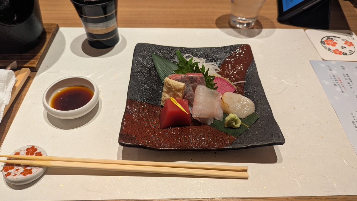 なじなで tweet media