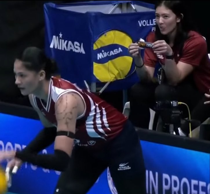 QueenHellaxx's tweet image. Kain na kain naman si Maddie!! 😂🍫

#chocomuchoflyingtitans