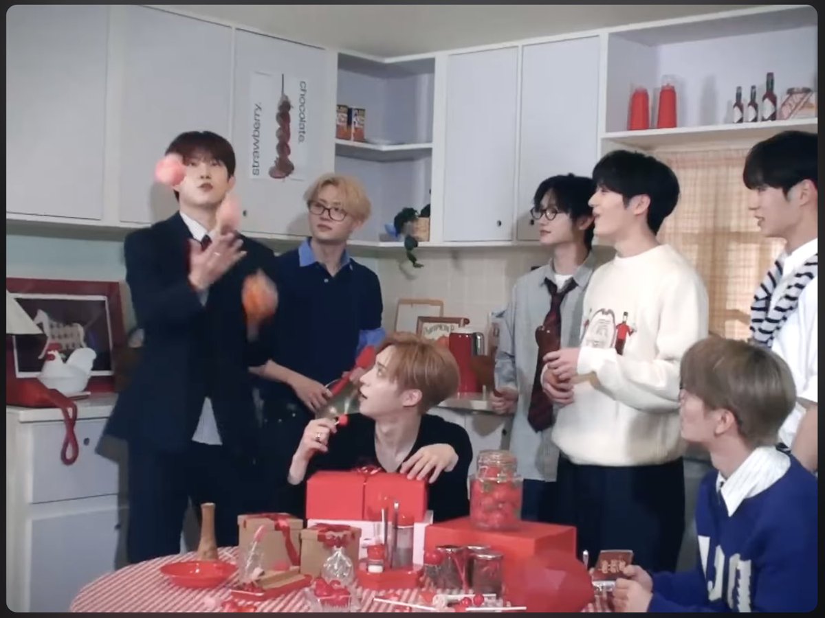 lio_wonie4ever's tweet photo. Skipping to the loop scene at the very end, what I'm wondering is why they used the picture of the 7 members without Leo? Can someone please explain this to me?

#리오 #LEO #ALPHADRIVEONE 
#WHEREISLEO https://t.co/0UnqAuLWlQ