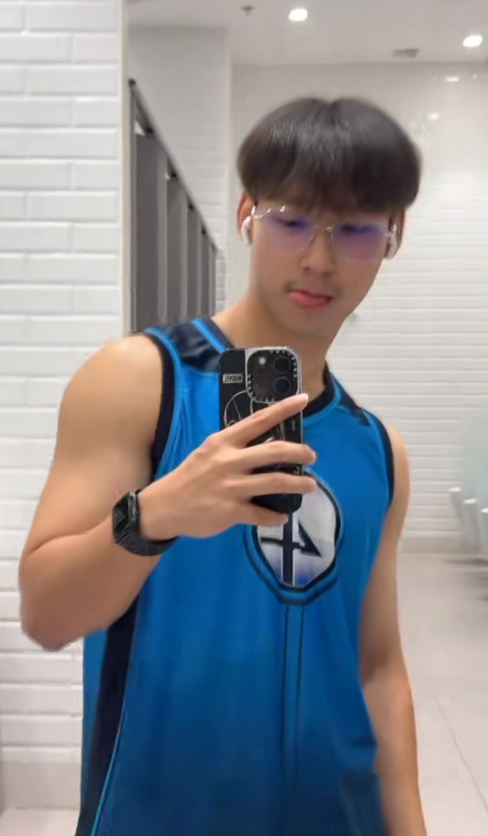 The Madarin tweet media