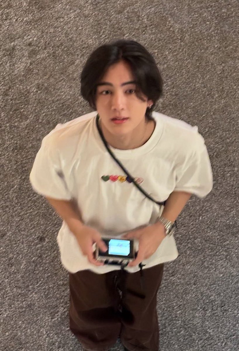 มุมสูงแบบเมะ                   มุมสูงแบบเคะ