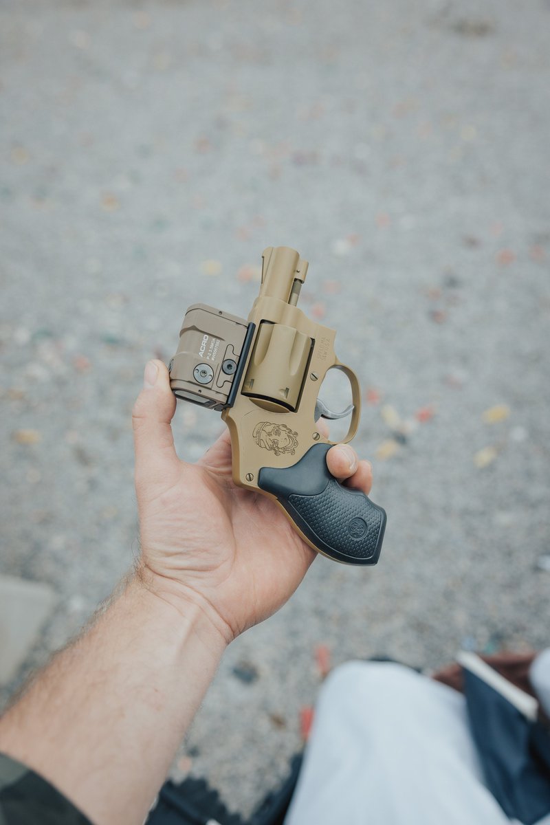 Firearms_Depot's tweet image. 🔫 Old-school meets new tech — this Smith &amp;amp; Wesson revolver rocks an Aimpoint ACRO red dot!

Are you sticking with trusty irons or upgrading to high-tech gadgetry? Let us know where you stand! 👇

#SmithAndWesson #RevolverLife #AimpointACRO #ModernCowboy #FirearmsDepot #2A