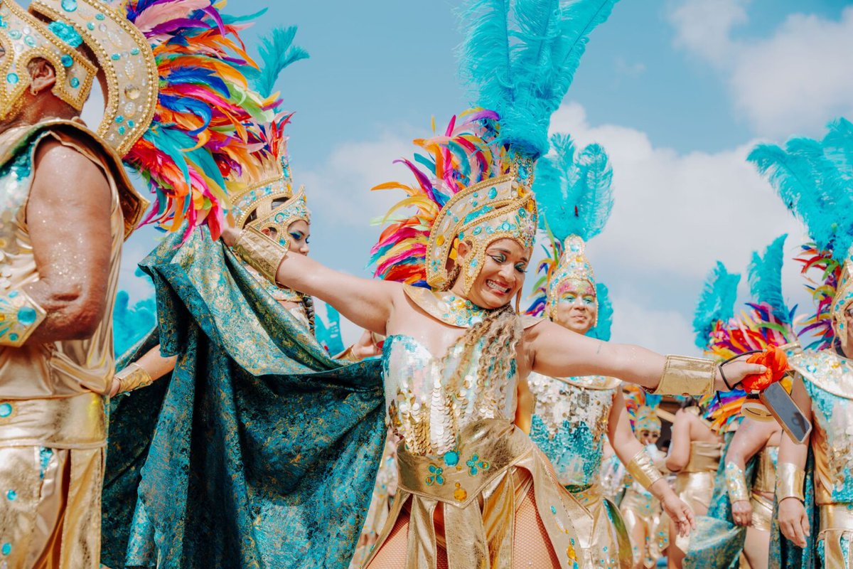 RiuHoteles's tweet image. 🇦🇼 Aruba beats to the rhythm of Carnival 72: an explosion of color and tradition with RIU! 👉 bit.ly/4baTWiX

#Aruba