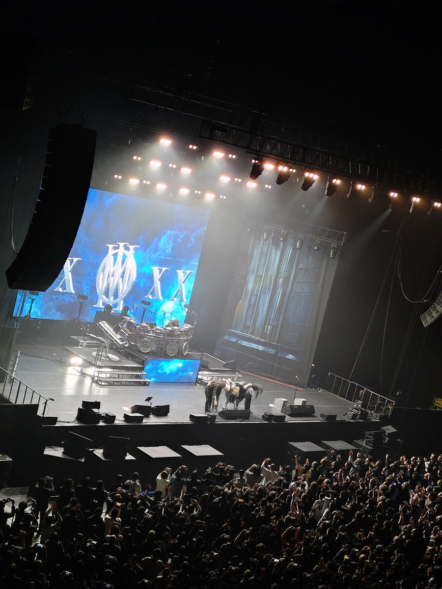 miyu___666's tweet photo. DREAM THEATER@武道館
ラブリエが袖から走って出てくるたびに、動画で見てた通りのラブリエ過ぎて「本物だ…」って涙しそうになった。まだ好きなミュージシャンを生で見て感動する琴線が残ってて驚いた。
演奏が凄すぎて、曲が終わるたびに自然と感嘆の声が漏れ出まくってた。
また見たい、絶対。 https://t.co/Qv3SxUyFox