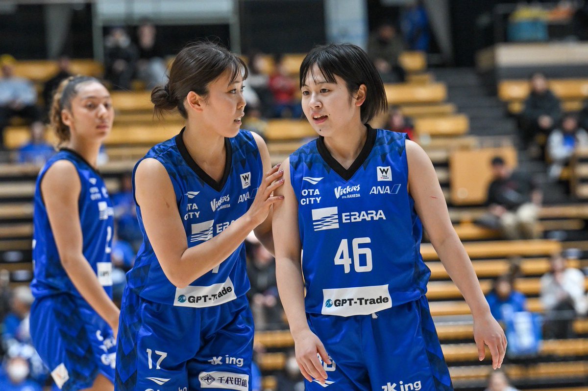 satori24503471's tweet photo. お疲れ様でした！🐱🏀シャルと岩手で初めて2人で話してから、約束通りプレミアに連れてきてくれてありがとう🐱ヴィッキーズに来てくれて、ありがとう🐱これからもシャルらしく光り輝やいて下さい⭐️
#東京羽田ヴィッキーズ　
#千葉　歩
#17
#スペシャル
#ありがとう https://t.co/7gy4JWrRLm