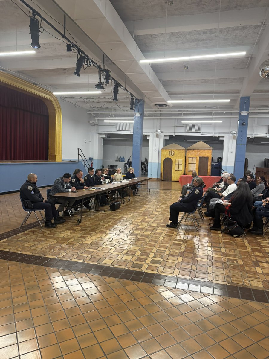 NYPD 6th Precinct tweet media