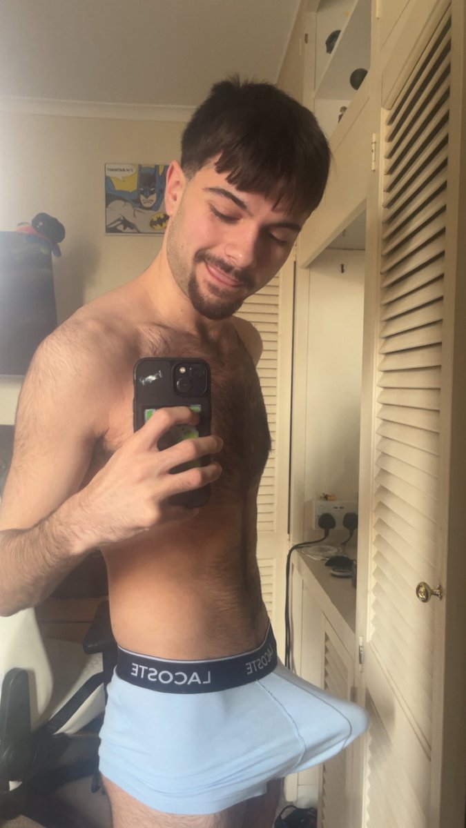 roddy136's tweet photo. Too big for my boxers 🍆 https://t.co/IxHGopIgki