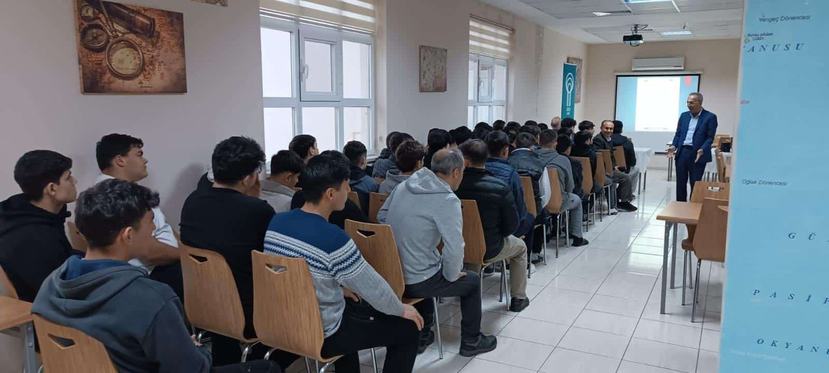 mersintded's tweet photo. GENÇLERLE RAMAZAN
MEB Maarifin Kalbinde Ramazan etkinlikleri çerçevesinde Mezitli Ulaştırma MTAL öğrencileriyle buluştuk. Derneğimizin Kurucu Şube Başkanı Dr. Mustafa Erim'in konuşmacı olduğu programdan güzel bir ramazan akşamı hatırası.
@erdemekrem @mustafaerimm @muharremkose33 https://t.co/7Dxnj8qsgE