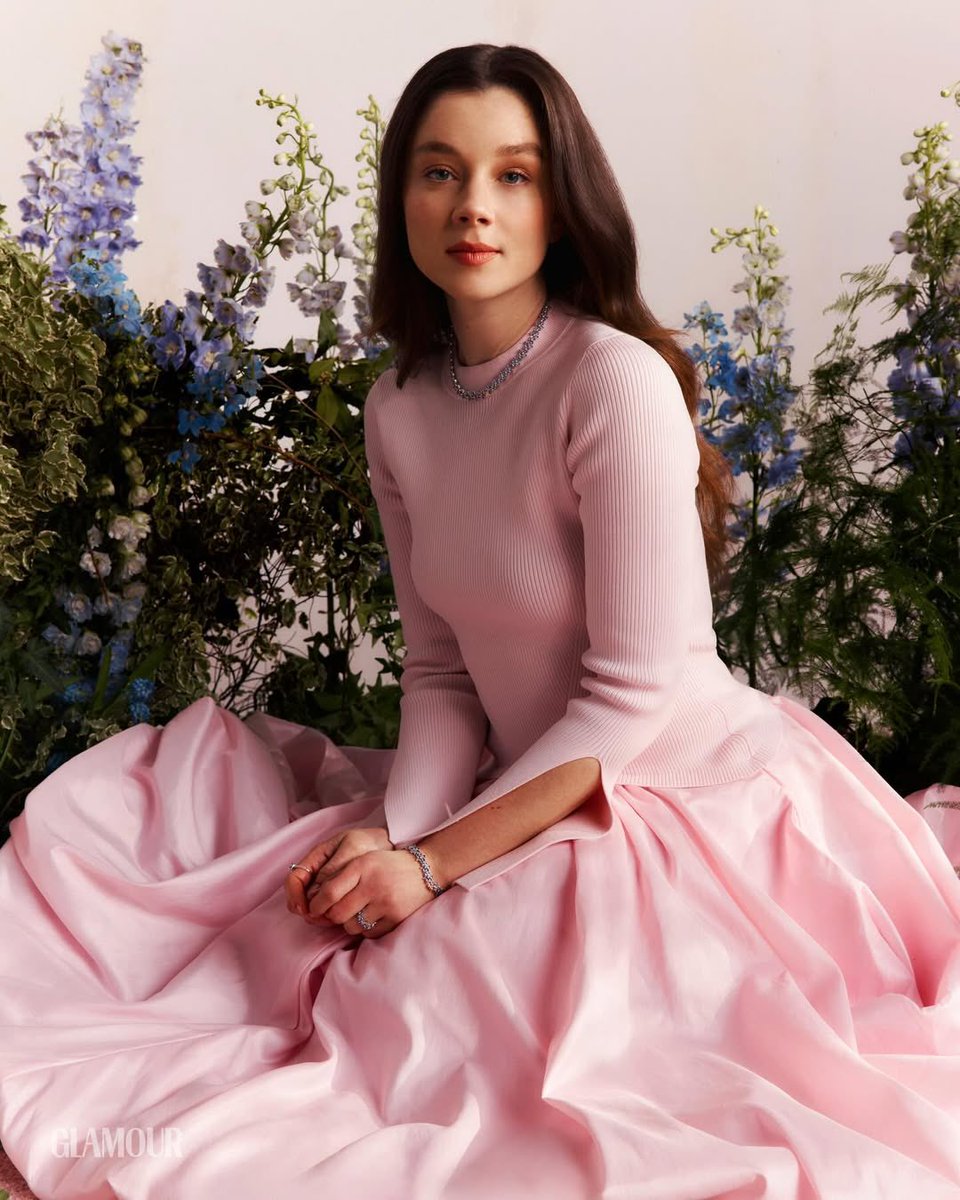 eloiseverse's tweet photo. “What people think of me is none of my business (...) For a long time, I thought I had to appear especially polished and perfectly put together. But that doesn't work. You are who you are.”
— Claudia Jessie for GLAMOUR Germany https://t.co/xoXOo7oOZL
