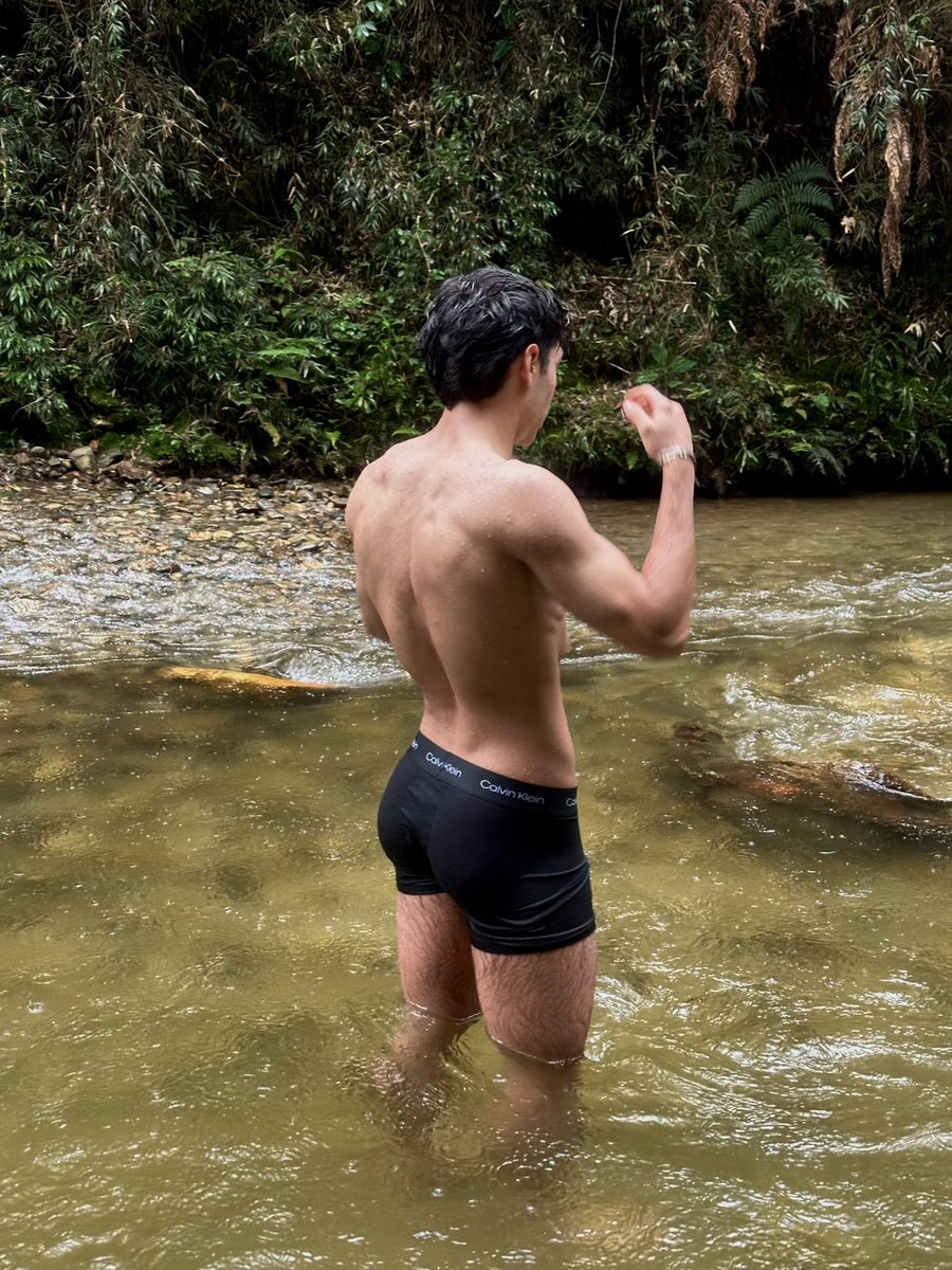 l_duque011's tweet photo. Charco de imprevisto toca en boxer https://t.co/TNVJhbZz2q