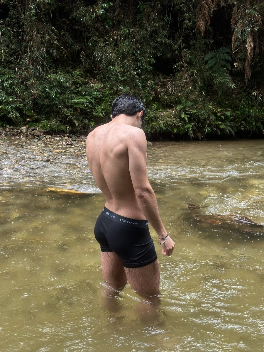 l_duque011's tweet photo. Charco de imprevisto toca en boxer https://t.co/TNVJhbZz2q
