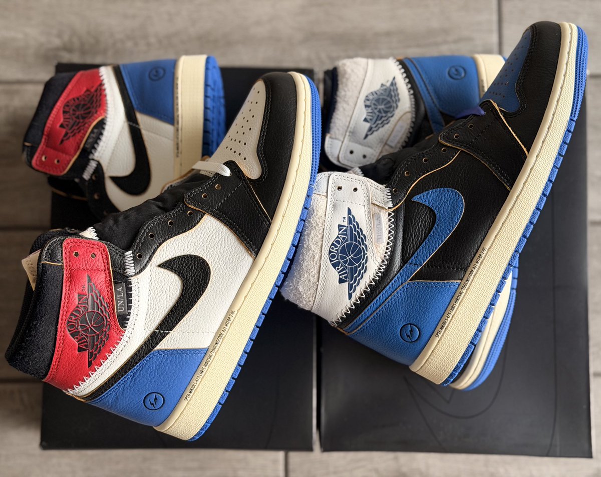 SNKR_TWITR tweet media